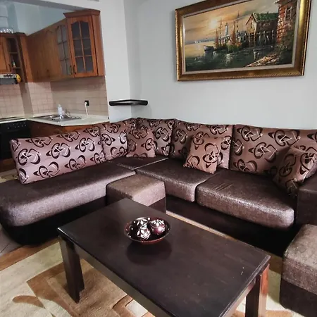 아파트 Warm Wooden Escape, Cozy & Elegant *