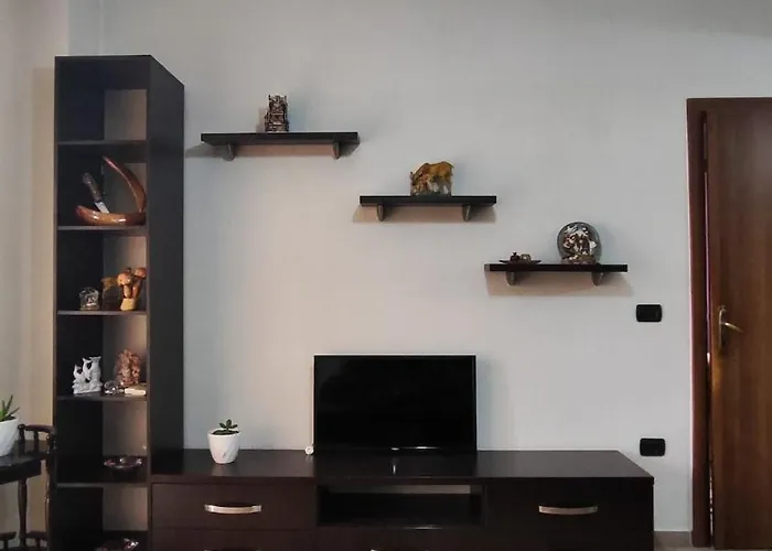 Appartamento Warm Wooden Escape, Cozy & Elegant *
